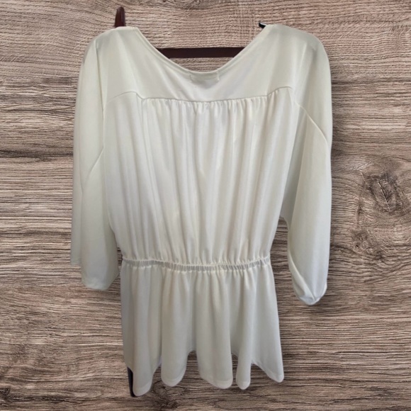 🆕NWT Cherish Kimono Sleeves Front Wrap Peplum Top Ivory Size Small - Picture 2 of 9